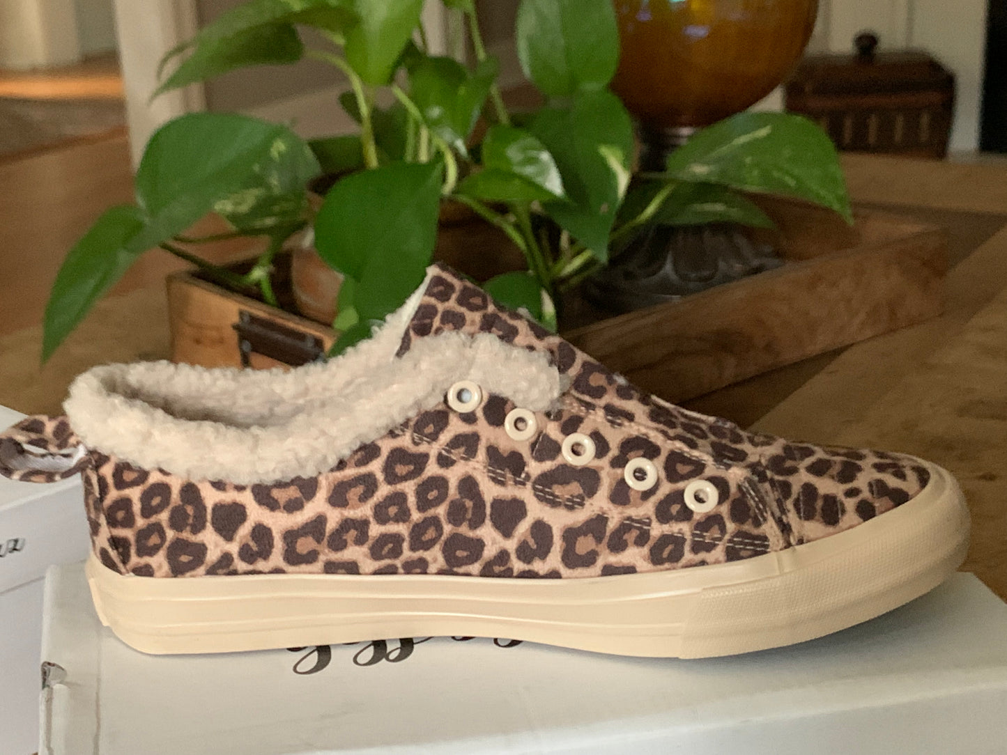 Gypsy Jazz Tan Leopard